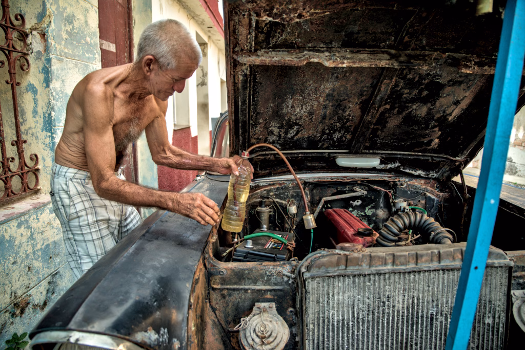 S/T – Cuba ¡hay que empujar!